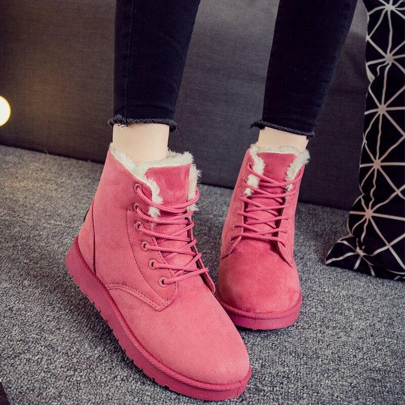 Flauschige Schneestiefel