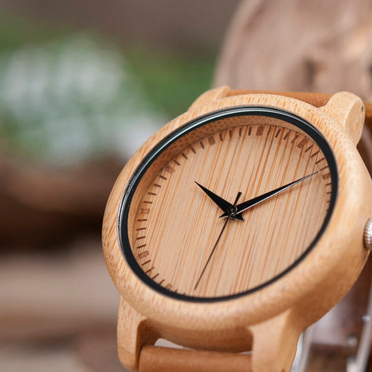 Hölzerne Uhr