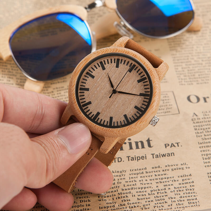 Hölzerne Uhr