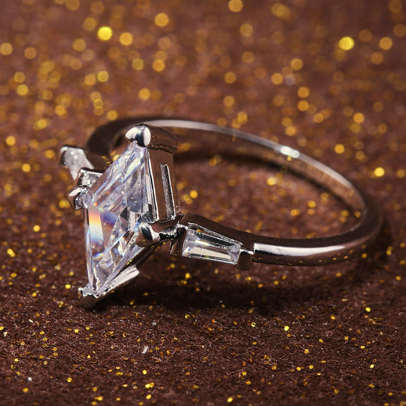 Pferd Auge Solitär Verlobungsring